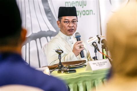 Minister: Three mosques under Jakim to hold 'solat hajat' for Palestine ...