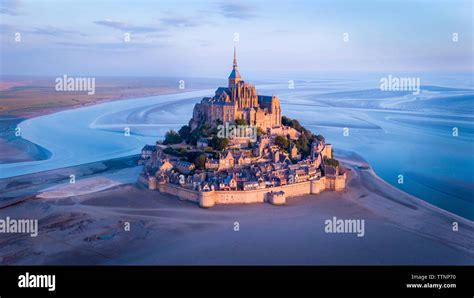 Mont saint michel aerial hi-res stock photography and images - Alamy