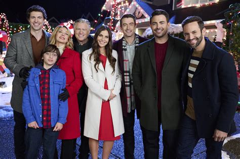 'The Christmas House 2': Robert Buckley Says New Hallmark Movie Is 'Jam ...