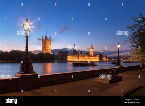 The houses of parliament at night, London, UK Stock Photo - Alamy