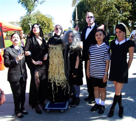 Addams Family Bring the Screams At Halloween Contest - el Don News