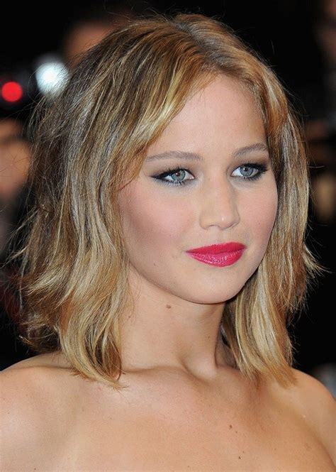 Celebrity Makeup Looks: Jennifer Lawrence Pink Lipstick Makeup, Best Pink Lipstick, Hot Pink ...