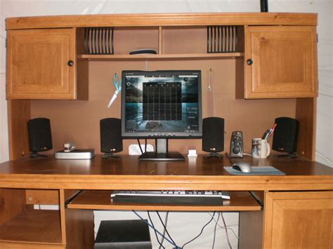 Basement Desk (Workspace) | This is my computer desk. Nothin… | Flickr