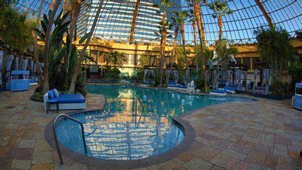 Harrah's AC -- The pool by day Harrah, Casino Resort, Atlantic City ...