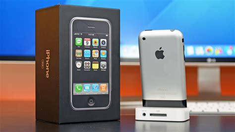 Apple iPhone: Retro Unboxing & Review - YouTube