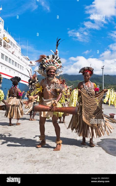 dh Port PNG native welcome ALOTAU PAPUA NEW GUINEA Traditional dress welcoming cruise ship ...