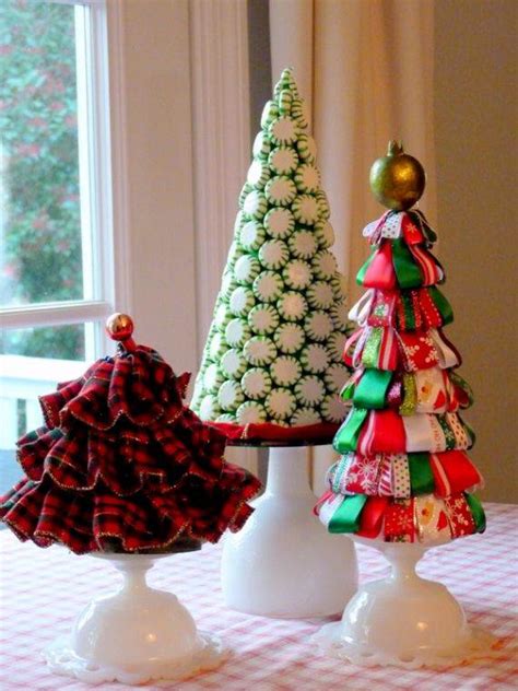 Beautiful Tabletop Christmas Trees Decorating Ideas & Designs - family holiday.net/guide to ...