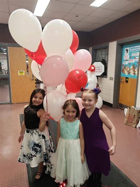 Maple Hill Elementary PTO Hosts "Sweetheart Dance" [PHOTOS] | Naugatuck, CT Patch