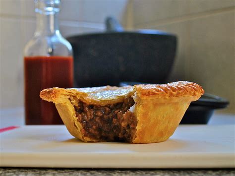 Recipe: The national dish of Australia - Meat pie