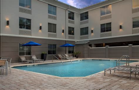 Holiday Inn Express Jacksonville Beach (Jacksonville Beach, FL) - Resort Reviews ...