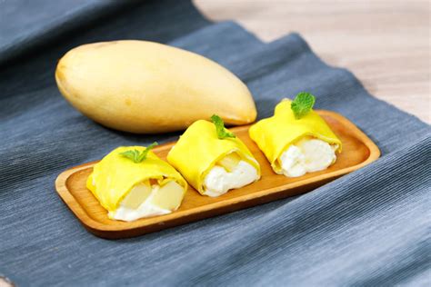 Mango Crepes - Bake With Yen