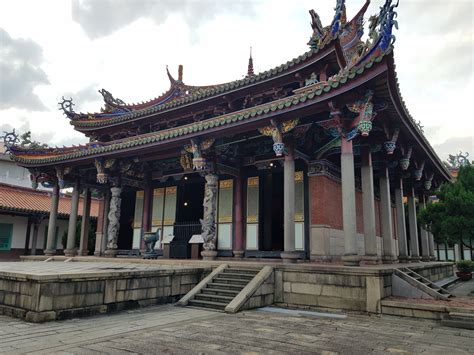 Be at One with Yourself at the Confucius Temple - Taipei Travel Geek