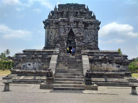 Wisata Sejarah Candi Mendut, Magelang