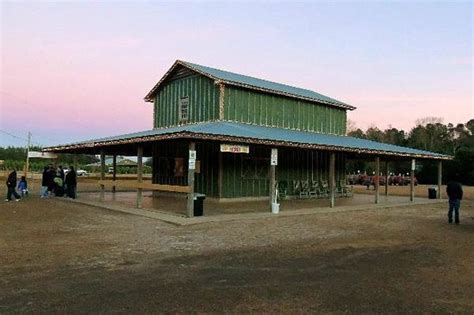 MIKE'S FARM AND COUNTRY STORE, Beulaville - Restaurant Reviews, Photos & Phone Number - Tripadvisor