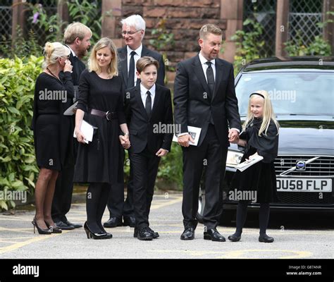 Cilla Black funeral Stock Photo: 108341571 - Alamy