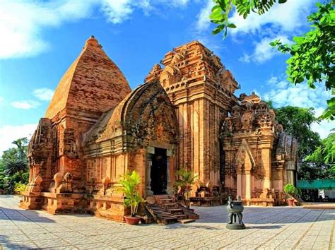 8 Famous Hindu Temples In Vietnam For A Unique Holiday