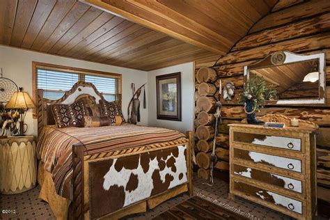 Western style... Cabin Themed Bedroom, Cabin Bedroom Decor, Rustic Bedroom Design, Log Cabin ...