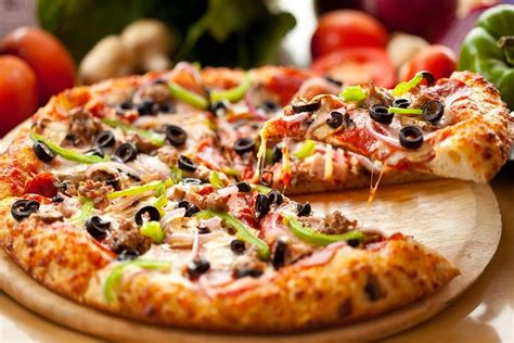 Học hỏi ngay cách làm pizza bò cực đơn giản - Món Ngon