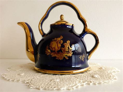 Vintage Cobalt Blue Limoges Miniature TEAPOT | Tea pots, Tea pots vintage, Miniature tea set