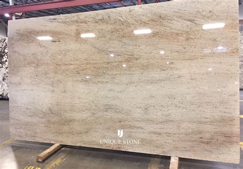 light colored granite slabs - Hwa Aleman