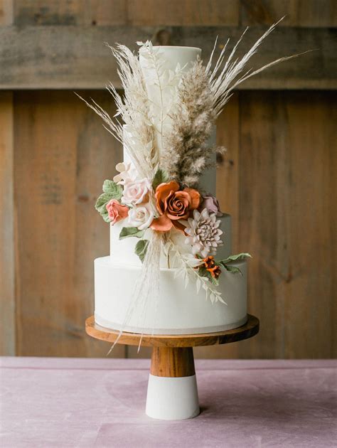 Terra Cotta Countryside Wedding Inspiration with the Coolest Blooms | Bohemian wedding cake ...