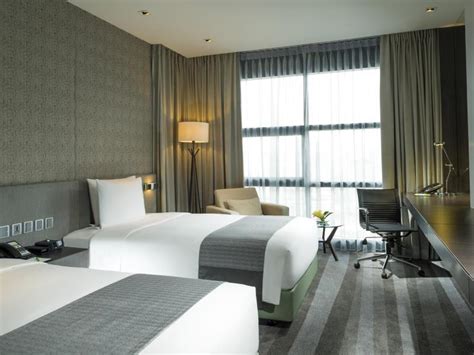 Holiday Inn Bangkok Sukhumvit in Thailand - Room Deals, Photos & Reviews