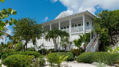 13 Beach House Rentals To Upgrade Your Summer Getaway