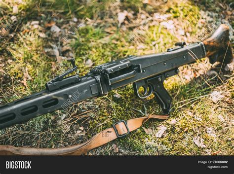 MG 42 Machine-gun. 7. Image & Photo (Free Trial) | Bigstock