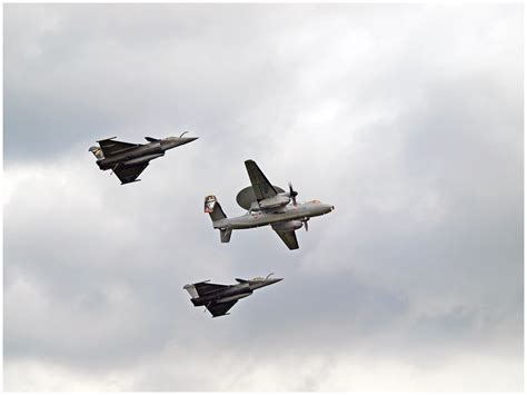 Northrop-Grumman E-2C Hawkeye & Dassault Rafale | OLYMPUS DI… | Flickr