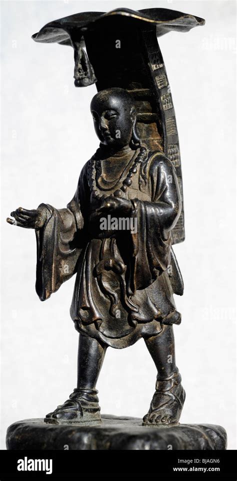 Statue of Chinese Buddhist monk Xuanzang Stock Photo - Alamy