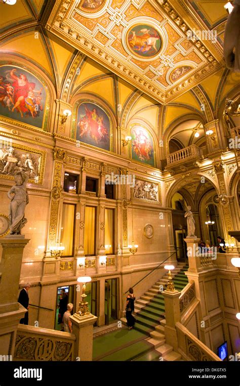 Vienna state opera house fotografías e imágenes de alta resolución - Alamy