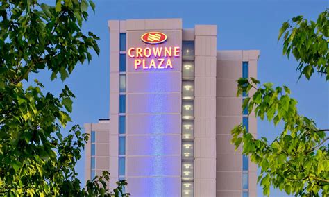 Crowne Plaza Chicago O'hare Hotel & Conference Center, Chicago - ORD - HotelTonight