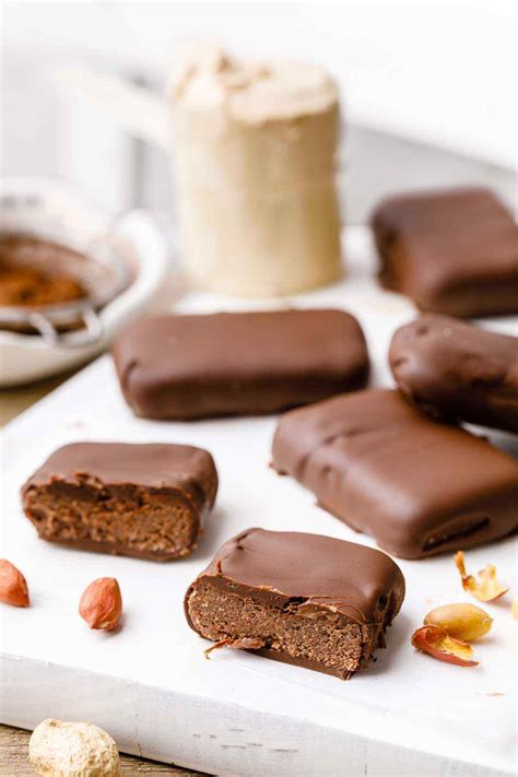 Low Carb Protein Bars That Won't Make You Feel Bloated - Healthy Substitute