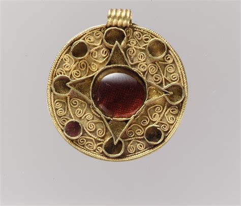 Pendant | Anglo-Saxon | The Metropolitan Museum of Art