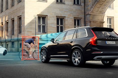 Volvo Demonstrates Active Safety Technologies in Sweden