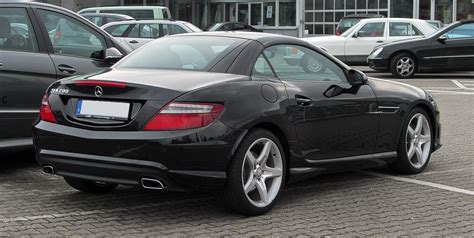 File:Mercedes-Benz SLK 200 BlueEFFICIENCY Sport-Paket AMG (R 172) – Heckansicht, 1. April 2011 ...