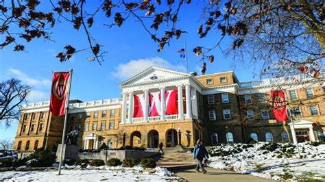 Wisconsin University Acceptance Rate 2023 | Tuition, Admission Univers