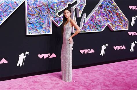 Best Red Carpet Outfit and Looks at the 2023 MTV VMAs – Billboard