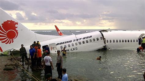 Boeing 737 that crashed into sea must be cut up | KOMO