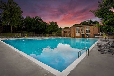 Annandale, VA Apartments Gallery | Vistas of Annadale