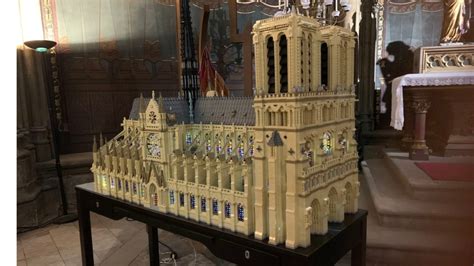 An impressive replica of Notre Dame Cathedral of Paris … in LEGO