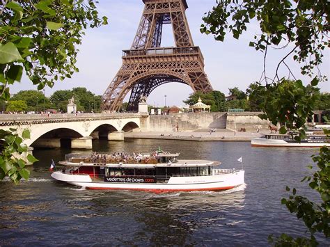 Bateau Mouche on river Seine near the Pont d'Iéna and Eiff… | Flickr