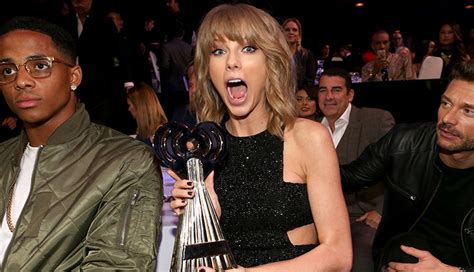 A Complete List of Taylor Swift's Awards - PureWow