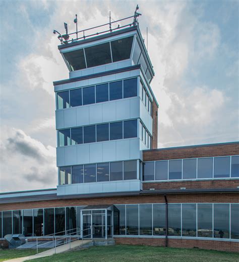 Wilmington Airport makes the case to recapture passenger flights - DBT