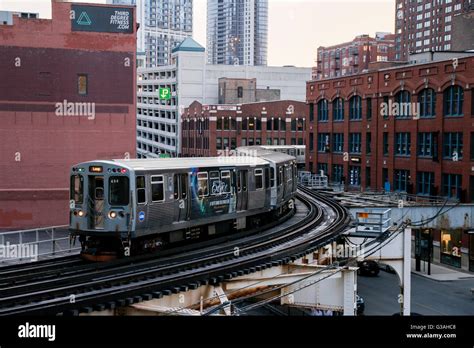 CTA Brown Line train at the Hubbard Street curve. Chicago Illinois Stock Photo - Alamy