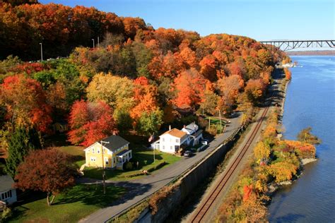 Upstate New York Fall Tour (from Hudson Valley to Niagara Falls) - Knight