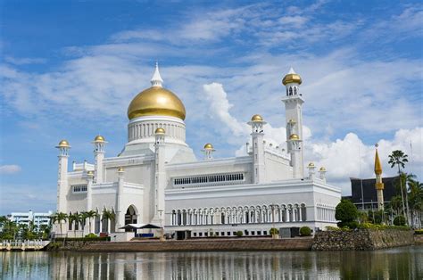 Baptisms in Doubt as Brunei Readies for Sharia Law – The Diplomat