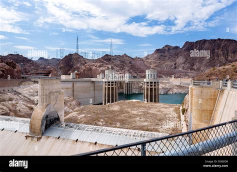 The Hoover dam showing the dramatic fall in water levels in recent years, Nevada, USA Stock ...