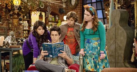 Why The Wizards of Waverly Place Deserves a Reboot