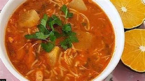 طرز تهیه سوپ مرغ رستورانی و مجلسی+فوت و فن های سرآشپز ها